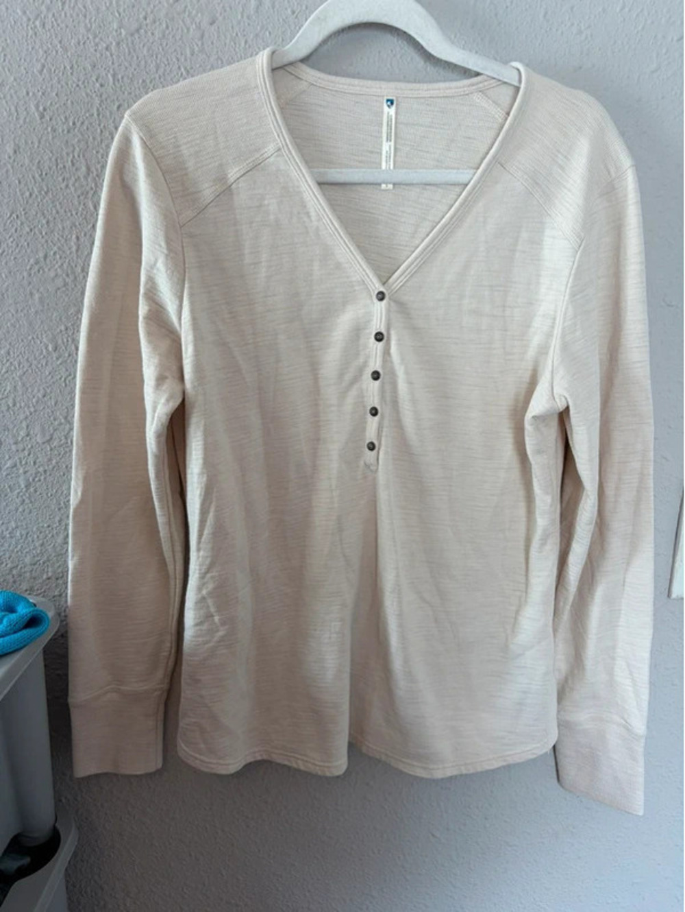 Kuhl cream long sleeve henley size L women's